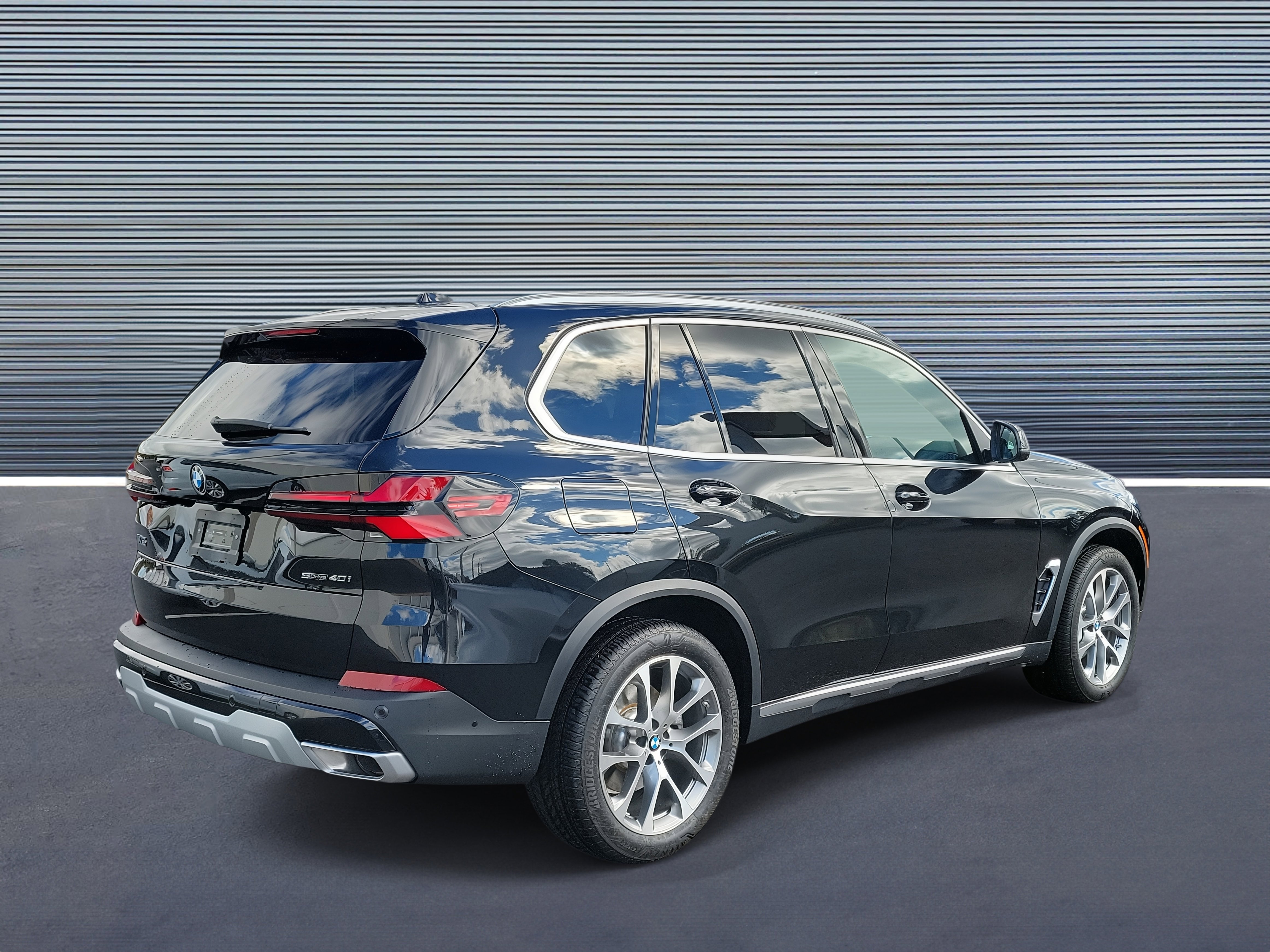 Used 2026 BMW X5 sDrive40i image 3