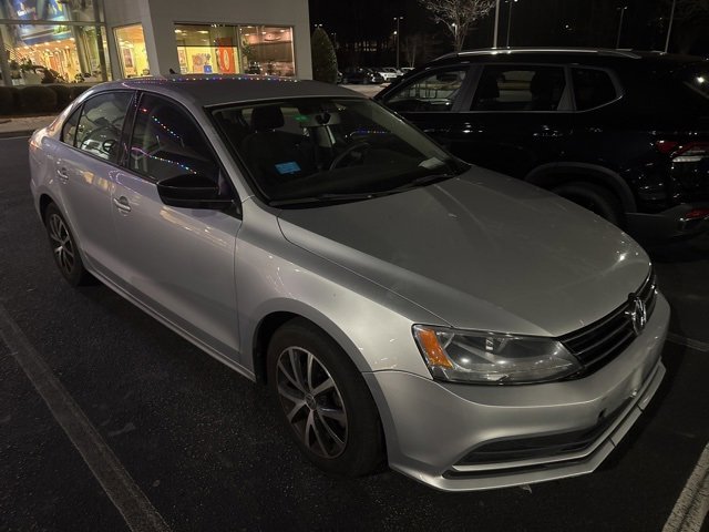Used 2016 Volkswagen Jetta SE image 2