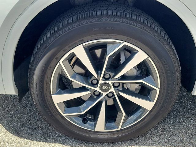 Certified 2023 Audi Q5 2.0T Premium Plus w/ Premium Plus Package image 9