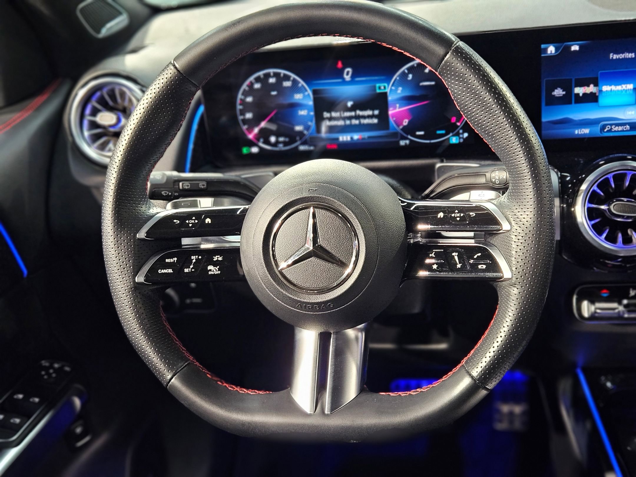 Used 2024 Mercedes-Benz GLB 250 image 28