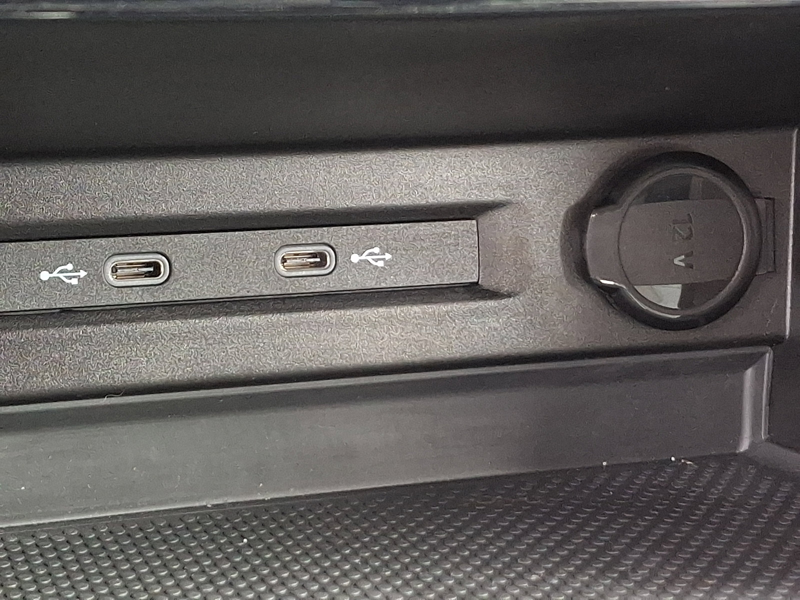 Certified 2025 Volkswagen Taos S image 24