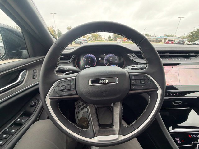 Used 2026 Jeep Grand Cherokee Limited w/ Limited Altitude Package AWD/4WD image 12