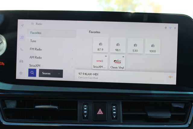 Used 2024 Lexus ES 300h w/ Accessory Package (Z1) FWD image 22
