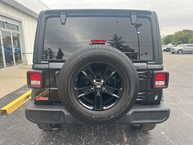Used 2023 Jeep Wrangler Sport image 7