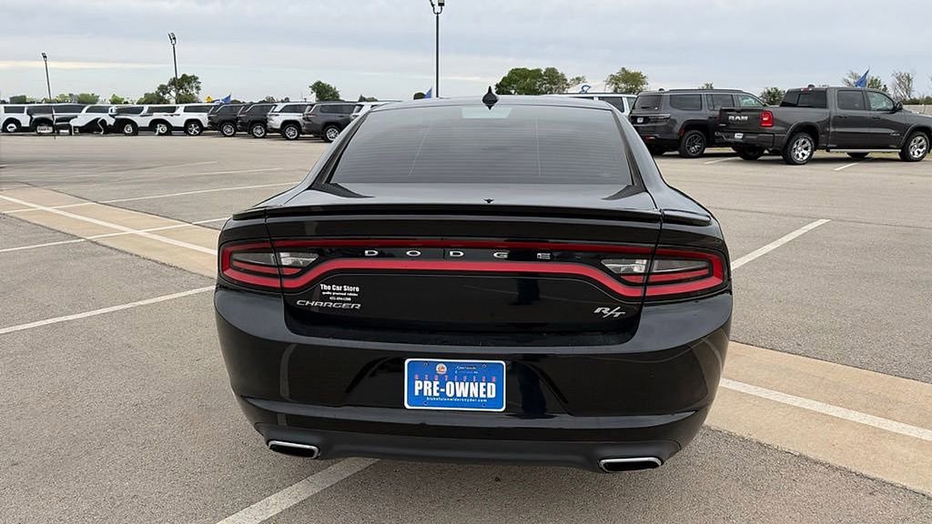 Used 2015 Dodge Charger R/T RWD image 4