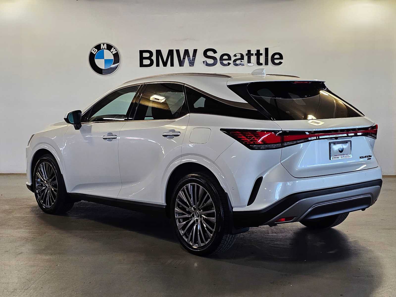 Used 2025 Lexus RX 450h AWD w/ Convenience Package image 4