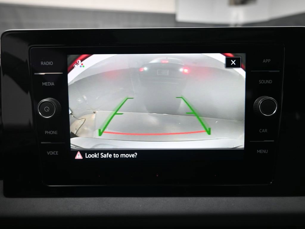 Used 2025 Volkswagen Jetta SE image 12