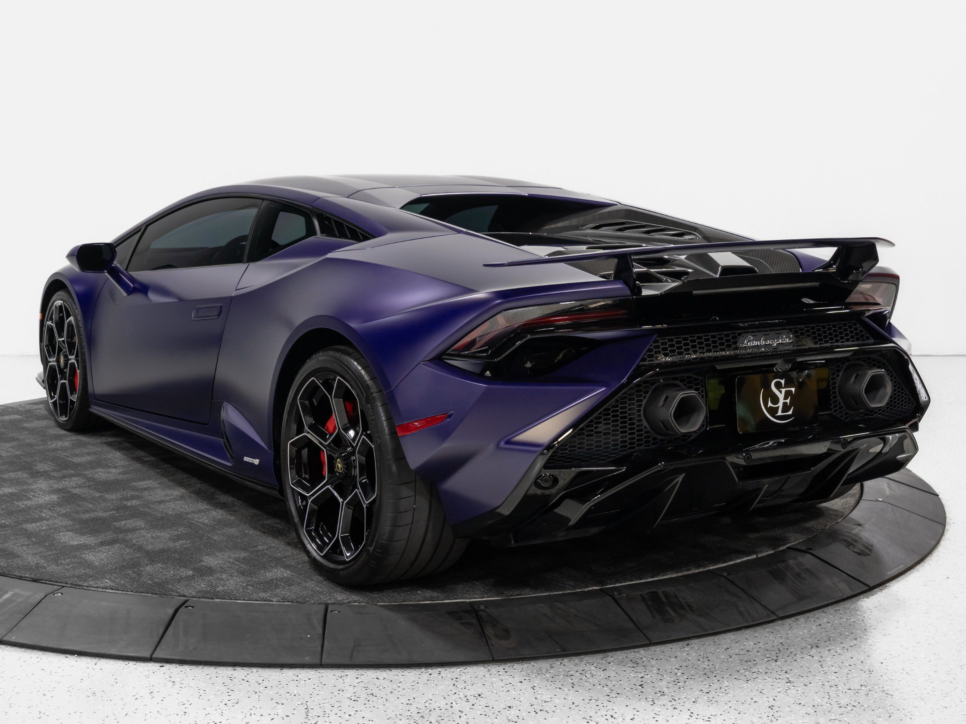 Used 2024 Lamborghini Huracan Tecnica RWD image 6