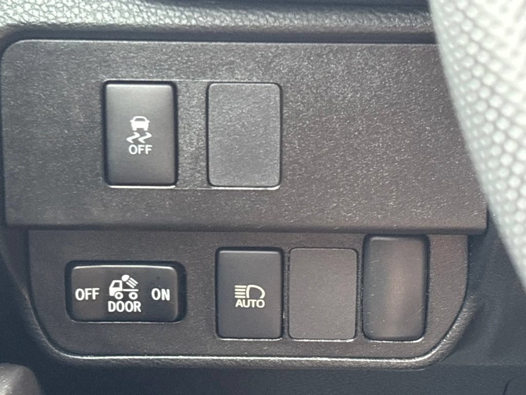 Used 2021 Toyota Tacoma SR5 RWD image 23