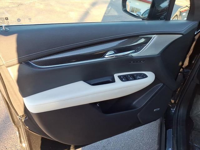 Used 2023 Cadillac XT6 Sport w/ Technology Package image 27