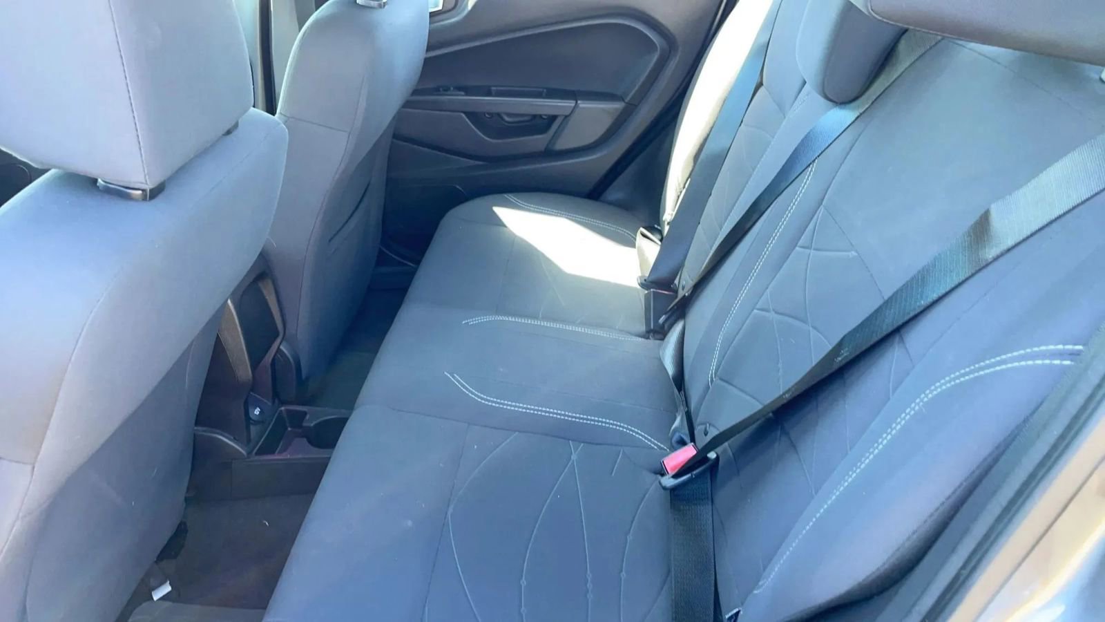 Used 2014 Ford Fiesta SE FWD image 35