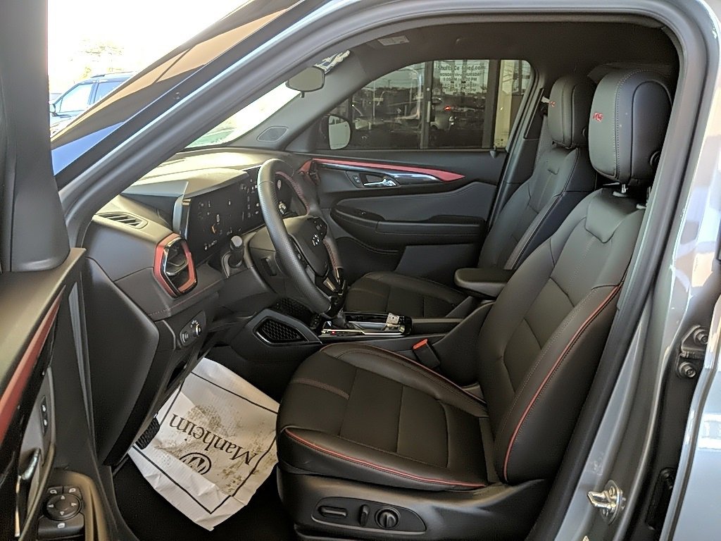 Used 2025 Chevrolet TrailBlazer RS w/ Driver Confidence Package image 10