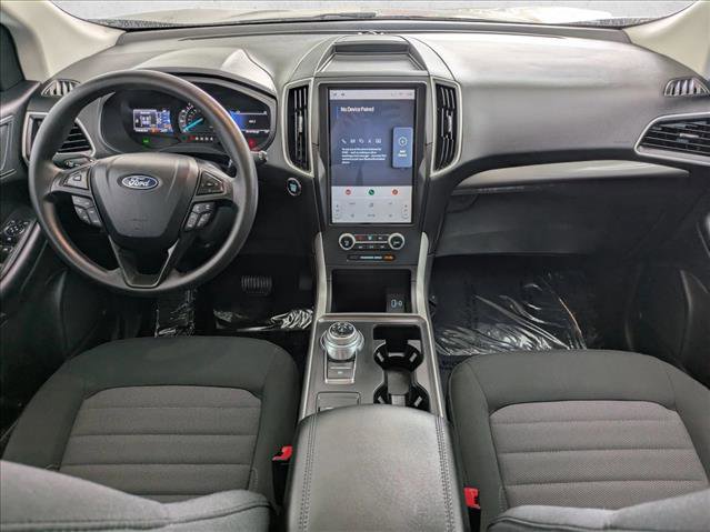 Used 2024 Ford Edge SE w/ Black Appearance Package image 16