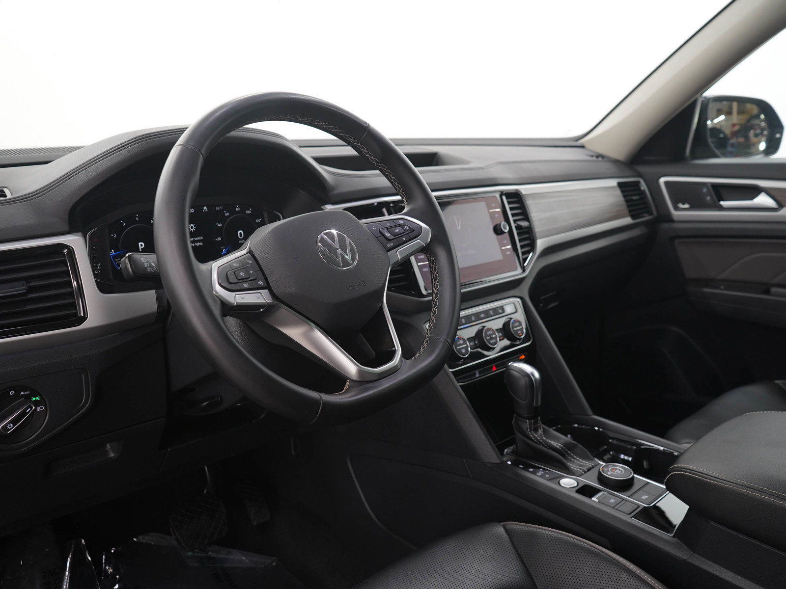 Used 2022 Volkswagen Atlas SEL AWD/4WD image 26