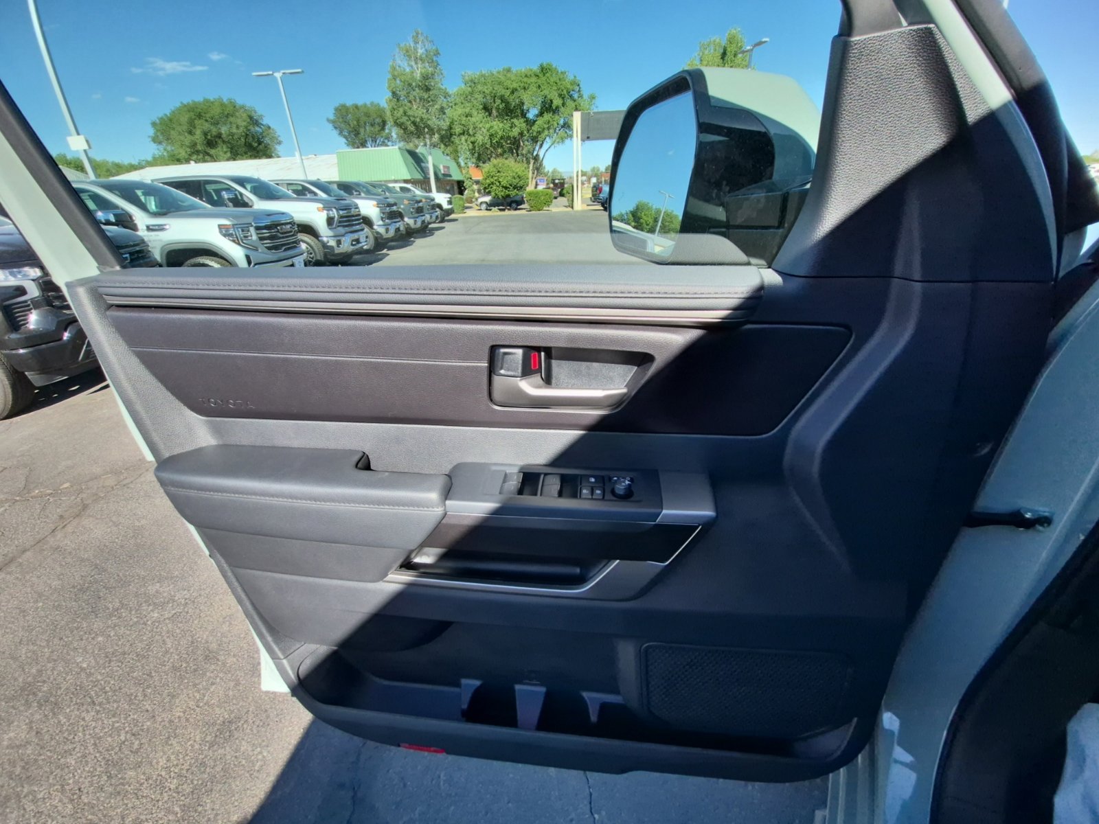 New 2026 Toyota Tundra SR5 w/ SR5 Premium Package AWD/4WD image 34