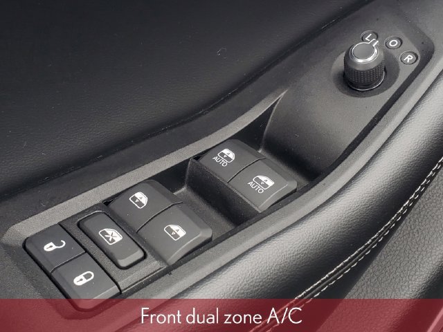 Used 2023 Jeep Grand Cherokee Limited AWD/4WD image 17