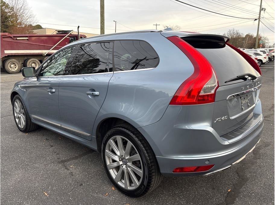 Used 2017 Volvo XC60 T5 Inscription w/ Preferred Option Package image 4