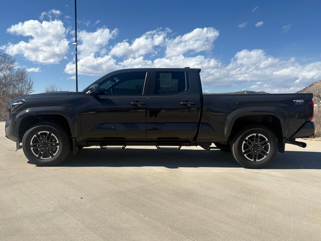 Used 2025 Toyota Tacoma TRD Sport image 3