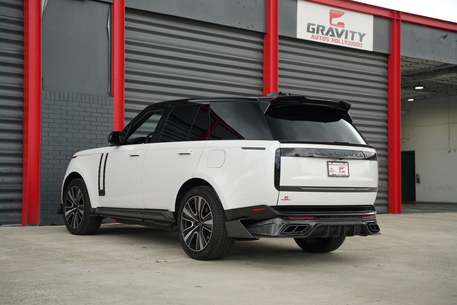 Used 2025 Land Rover Range Rover SE AWD/4WD image 15