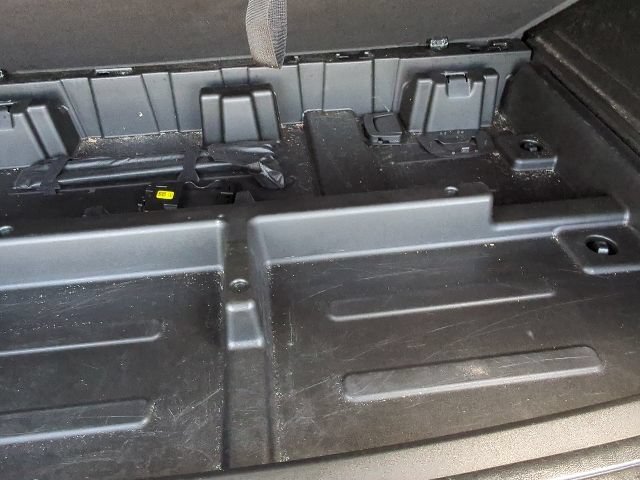 Used 2022 Chevrolet Suburban LT AWD/4WD image 36