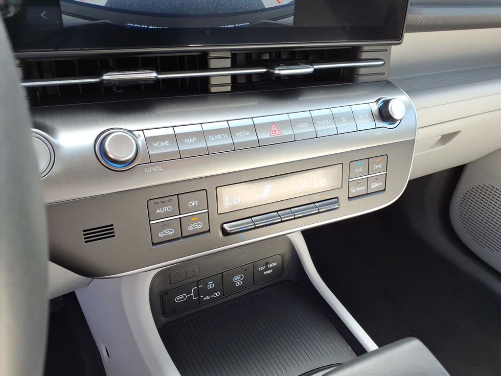 Used 2025 Hyundai Kona SEL image 15