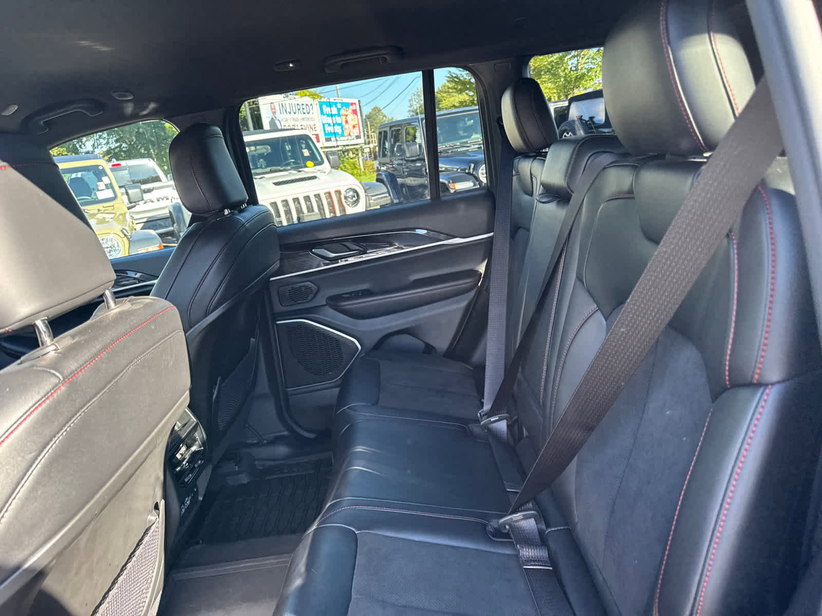 Used 2022 Jeep Grand Cherokee Trailhawk image 31