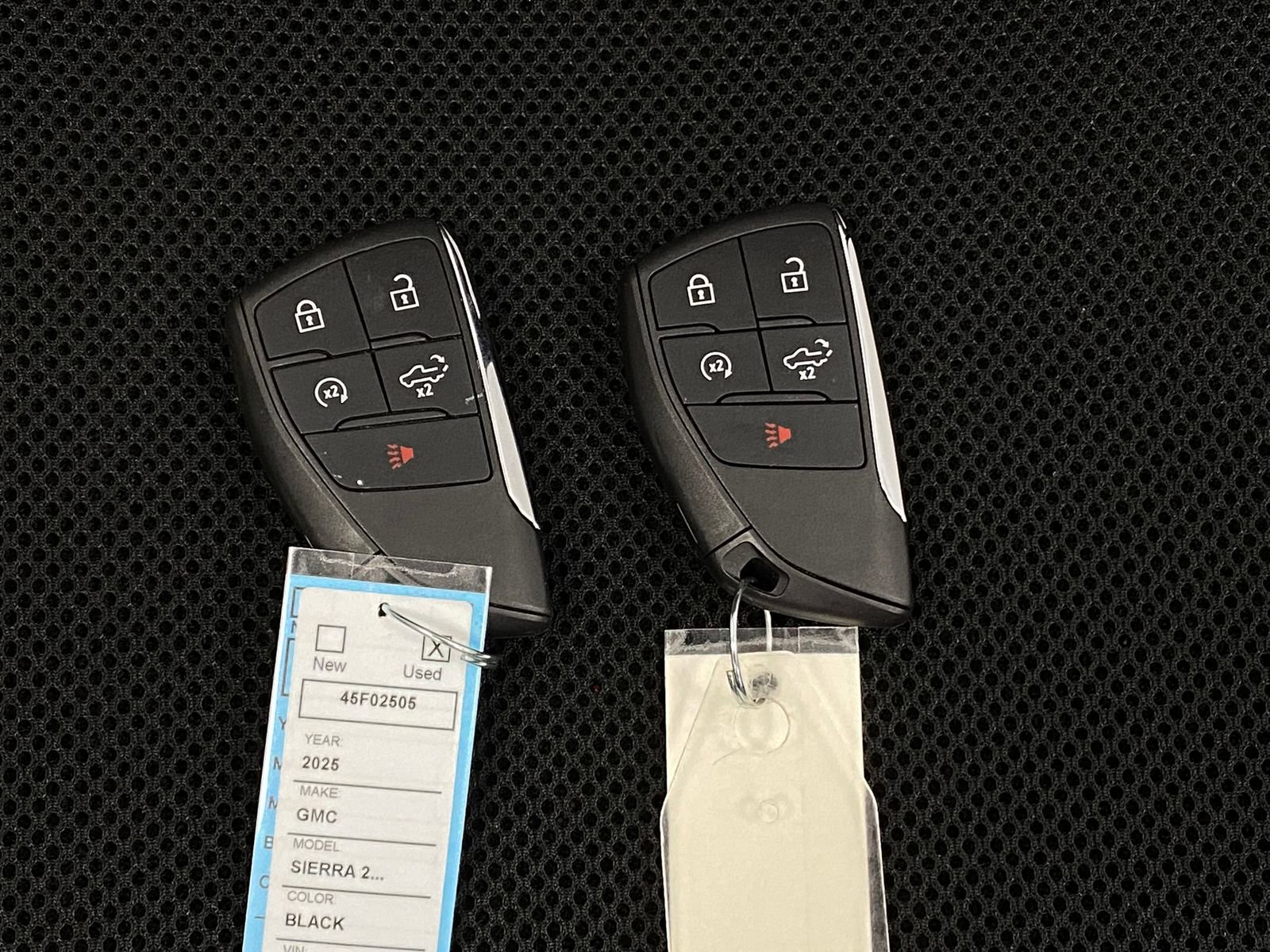 Used 2025 GMC Sierra 2500 AT4 w/ AT4 Preferred Package image 13