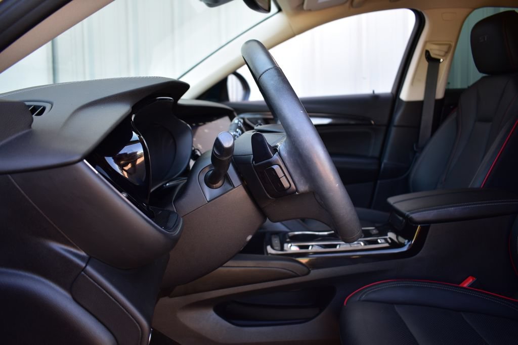 Used 2023 Buick Envision Essence w/ Sport Touring Package FWD image 45