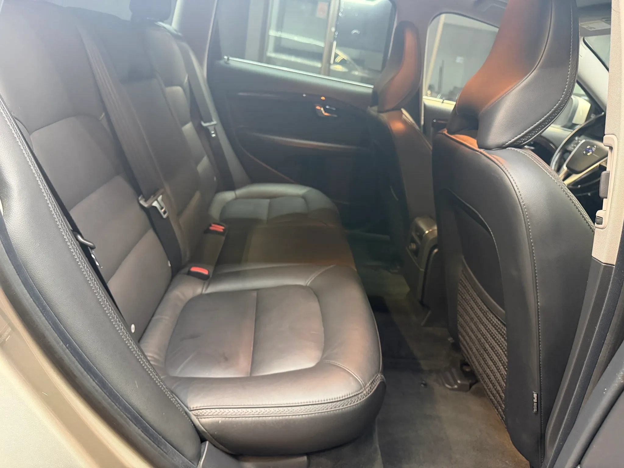 Used 2016 Volvo XC70 T5 Platinum w/ Protection Package AWD/4WD image 24