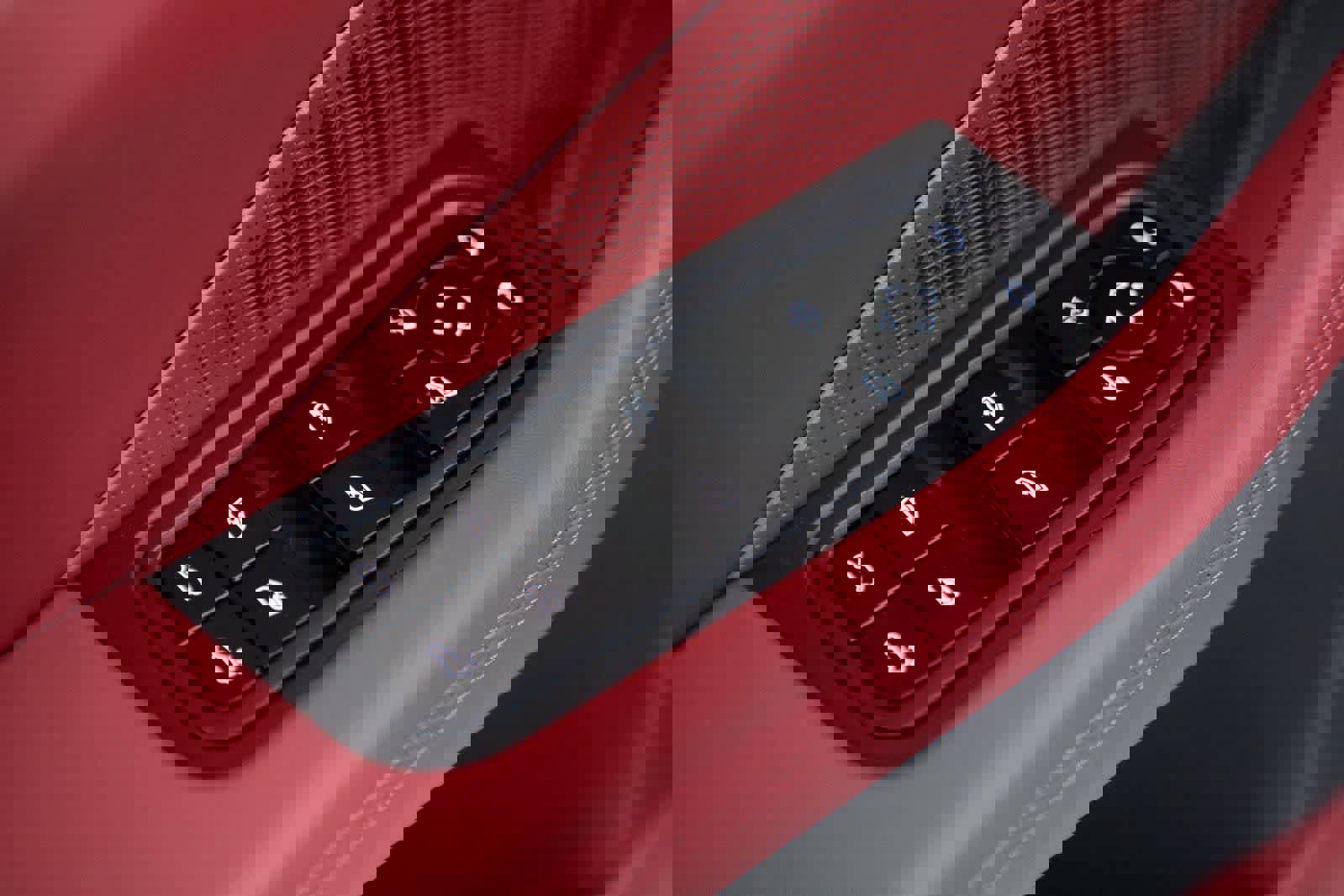 New 2026 Porsche Macan GTS Electric image 18