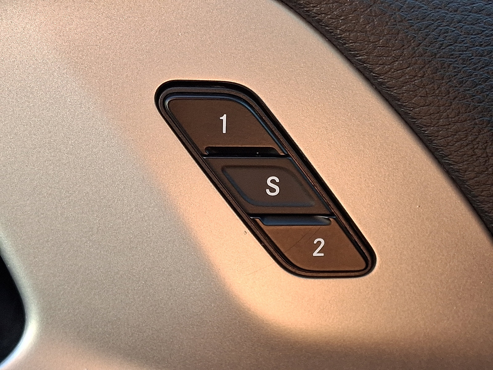 Used 2024 Chrysler Pacifica Limited FWD image 26