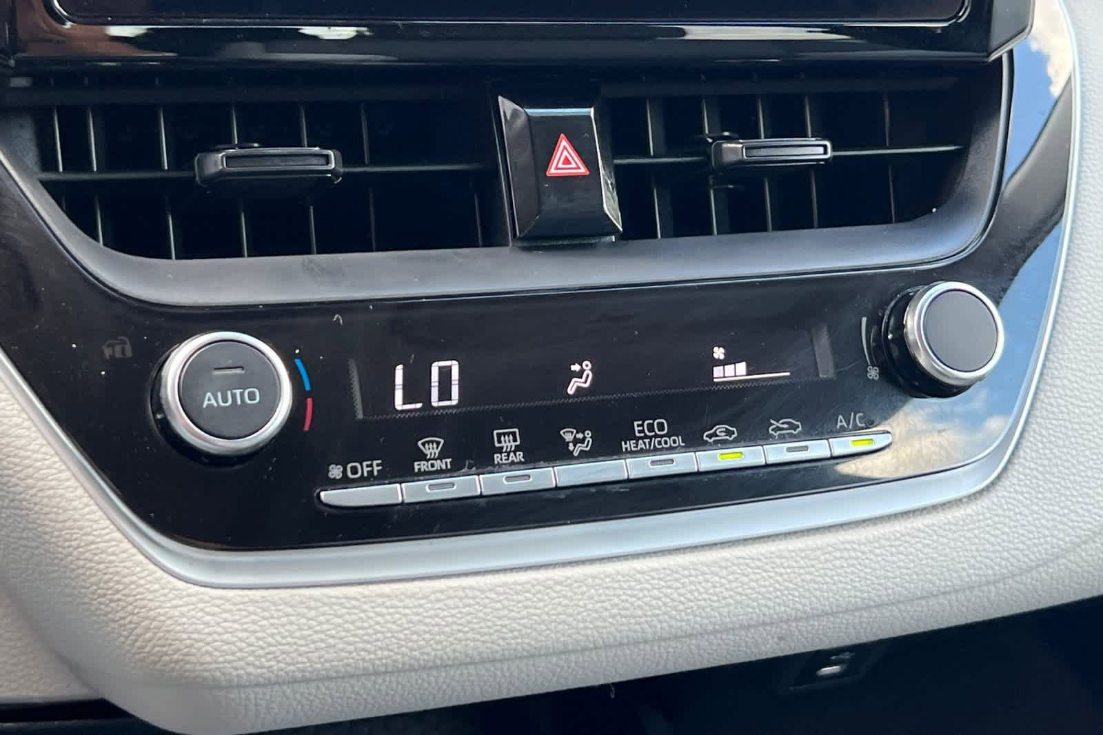 Used 2024 Toyota Corolla LE FWD image 20