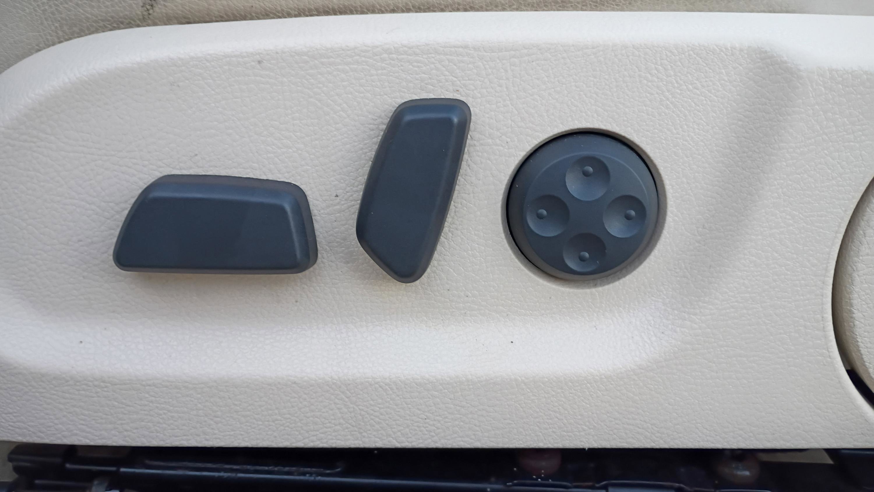 Used 2009 Volkswagen Eos Lux image 30