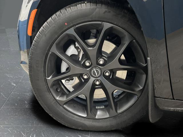 New 2026 Chrysler Pacifica Select w/ S Appearance Package image 35