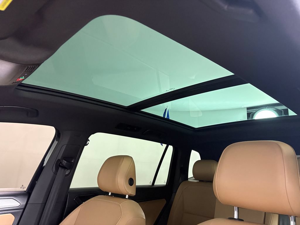 Used 2022 Volkswagen Tiguan SE w/ Panoramic Sunroof Package AWD/4WD image 26