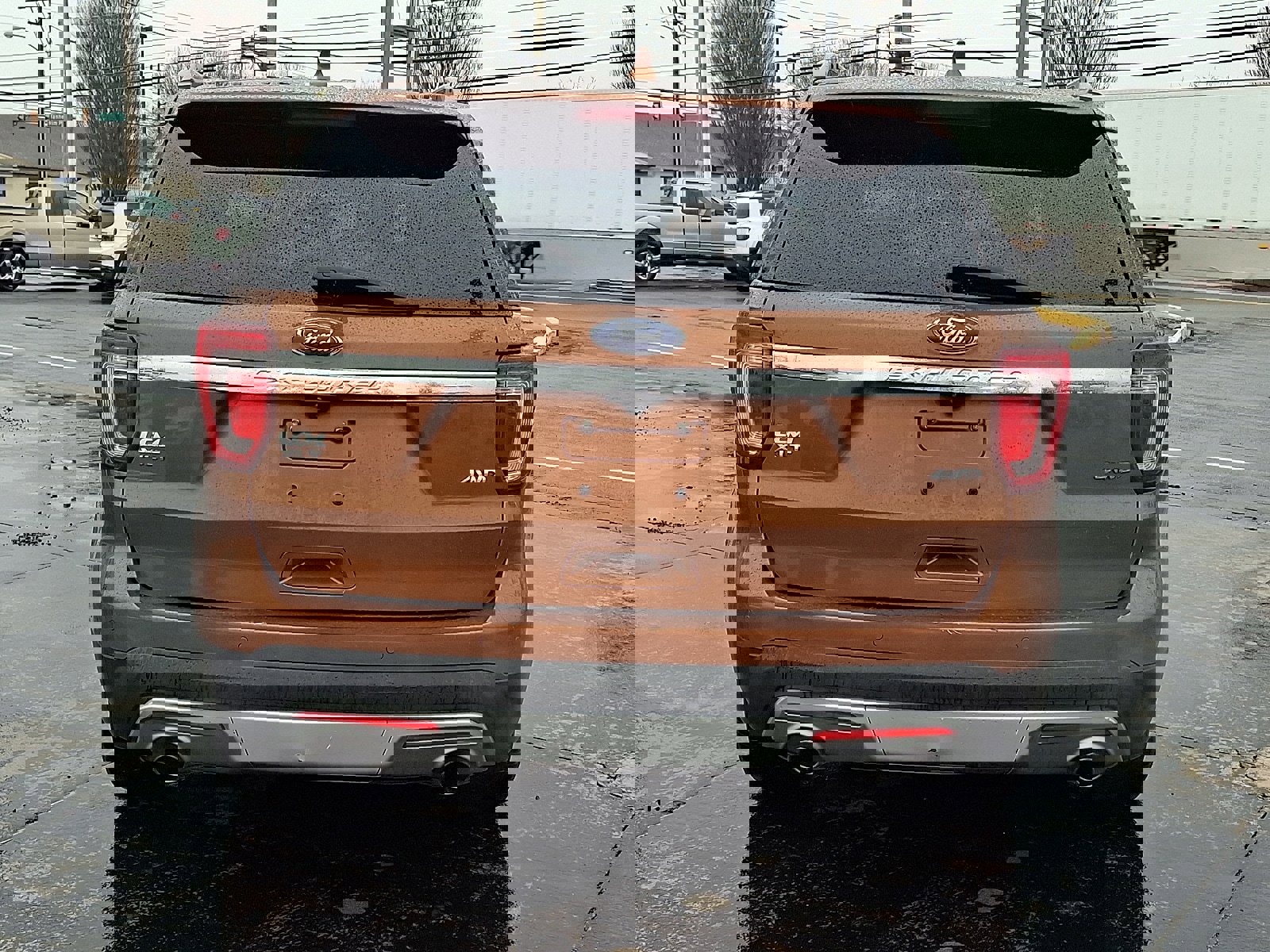 Used 2017 Ford Explorer XLT image 5