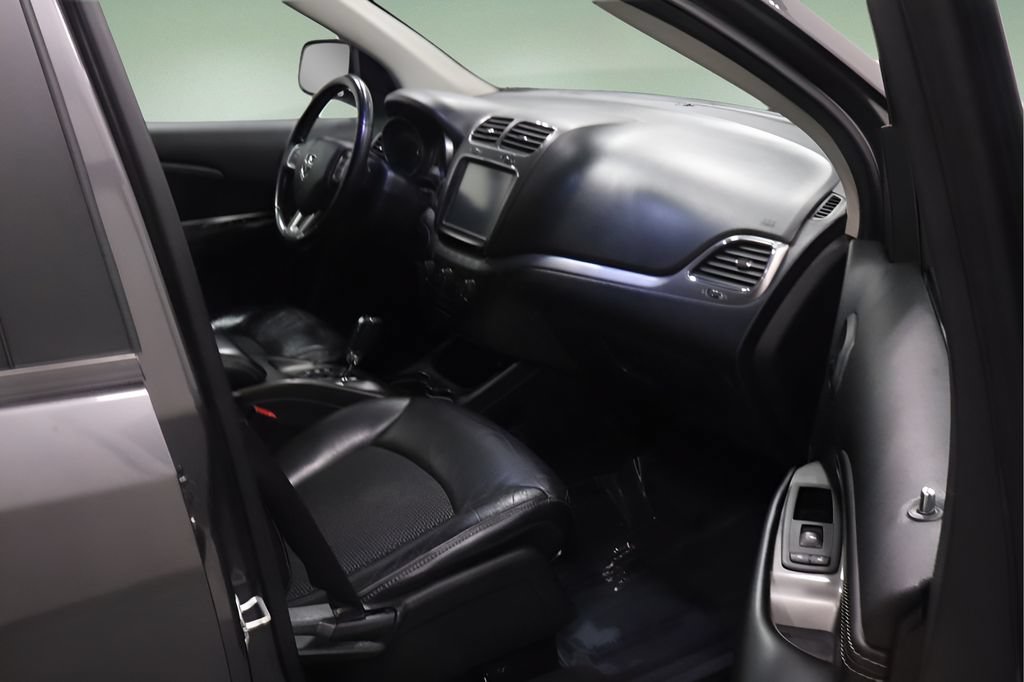 Used 2020 Dodge Journey Crossroad FWD image 15