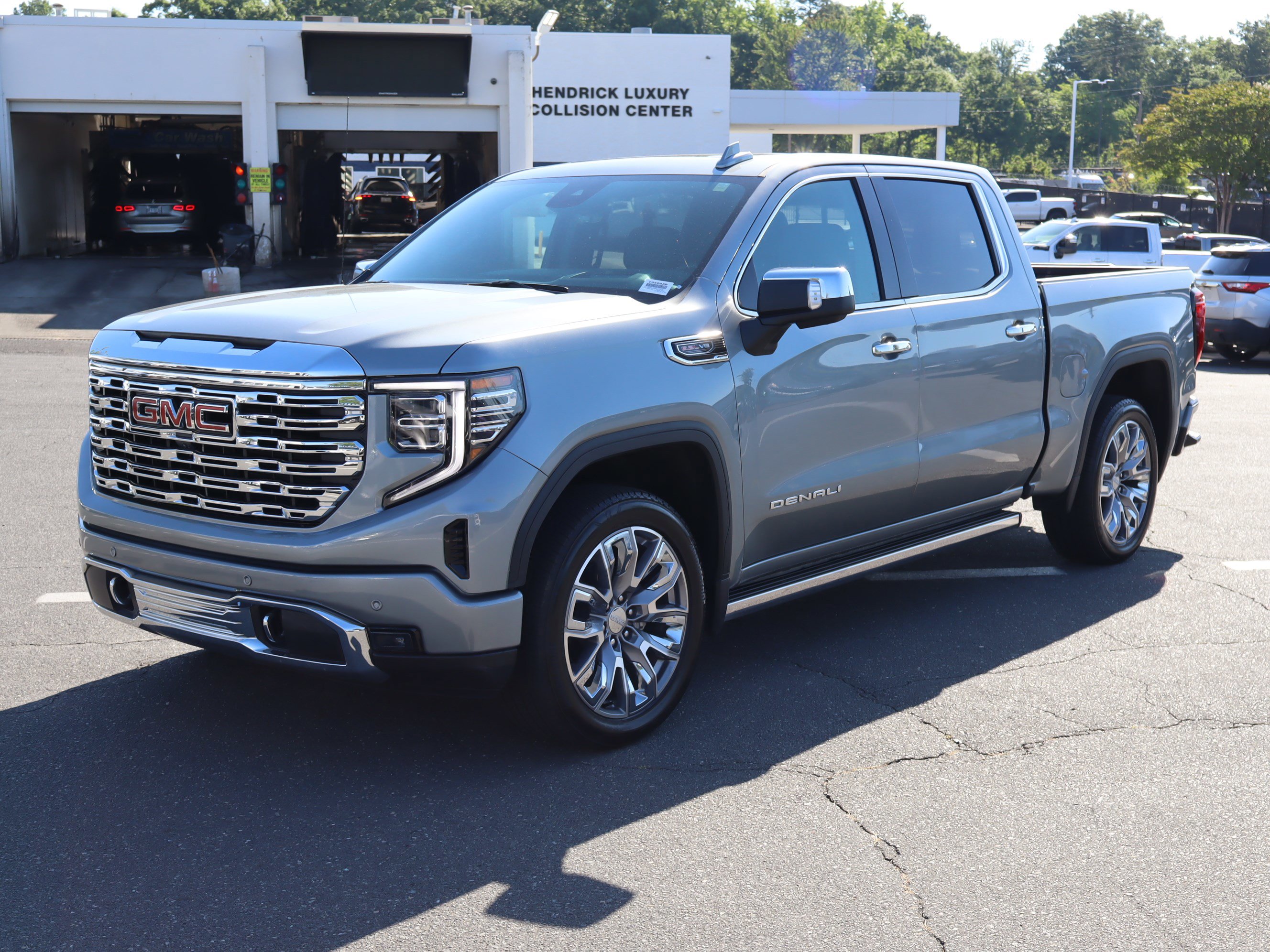 Used 2025 GMC Sierra 1500 Denali w/ Denali Reserve Package AWD/4WD image 5