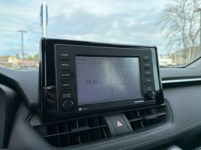 Used 2021 Toyota RAV4 LE image 15