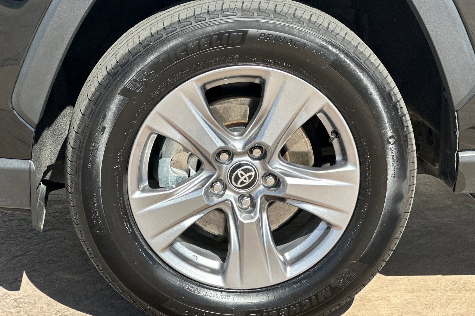 Certified 2025 Toyota RAV4 LE image 33