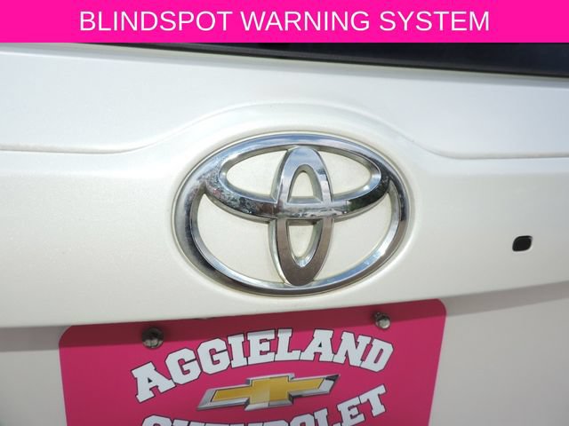 Used 2019 Toyota Highlander Plus FWD image 11