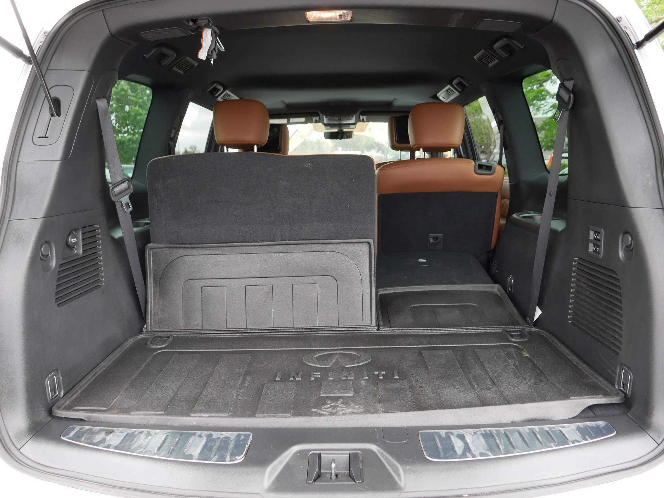 Certified 2023 INFINITI QX80 Sensory w/ All-Season Package AWD/4WD image 18