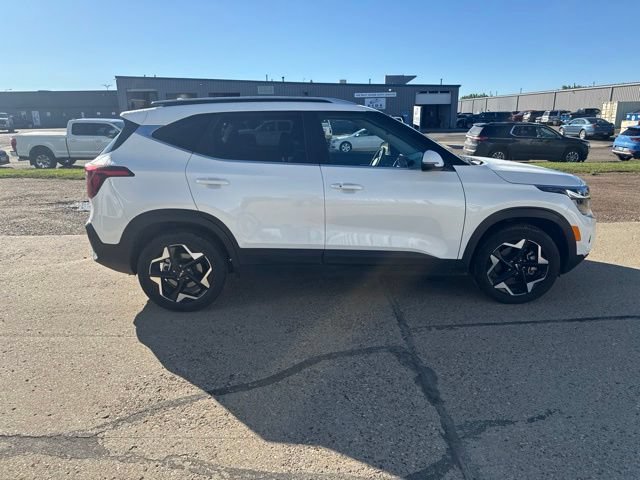 Used 2024 Kia Seltos EX AWD/4WD image 12