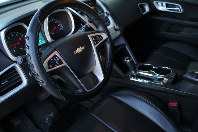 Used 2017 Chevrolet Equinox LT w/ Sport Edition image 2