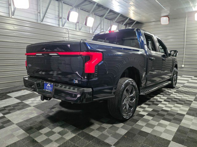 Used 2022 Ford F150 Lightning Lariat image 5