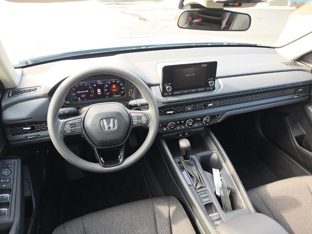 Used 2025 Honda Accord SE image 24
