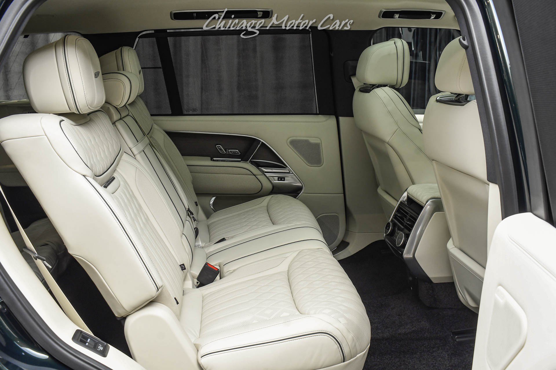 Used 2026 Land Rover Range Rover Long Wheelbase SE AWD/4WD image 32