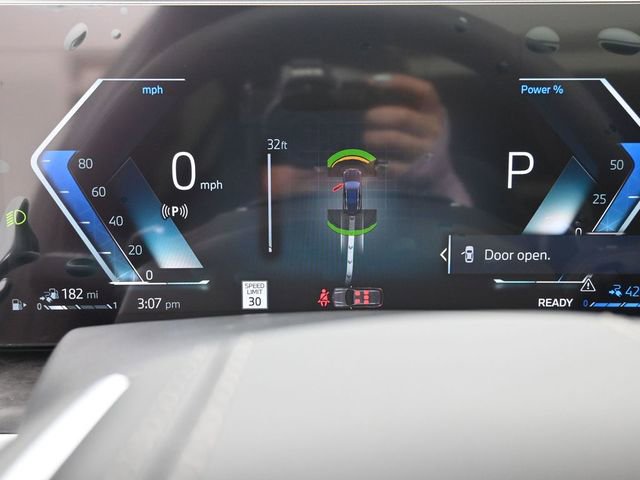 New 2025 BMW X5 xDrive50e image 7