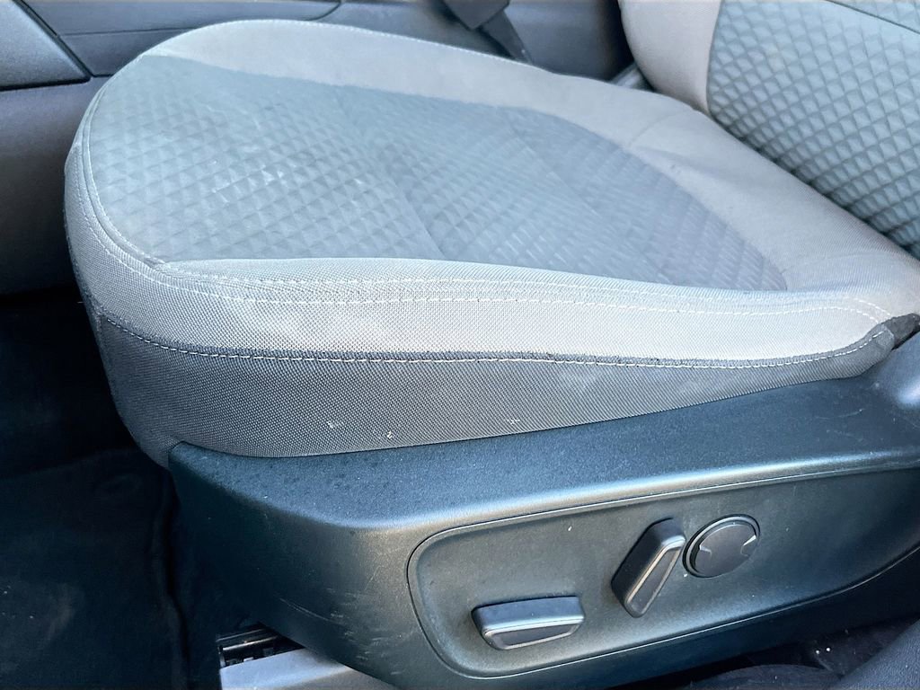 Used 2022 Ford Escape SE w/ SE Sport Appearance Package FWD image 19