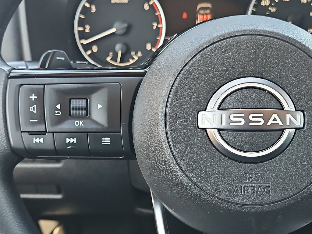 Used 2023 Nissan Rogue SV FWD image 24